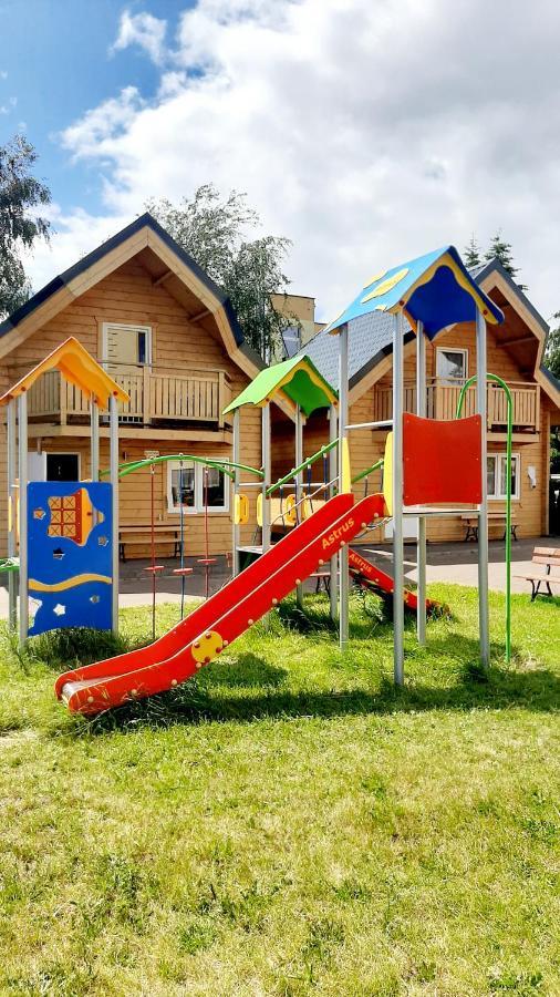 Janosik II Hotel Устроне Морске Екстериор снимка